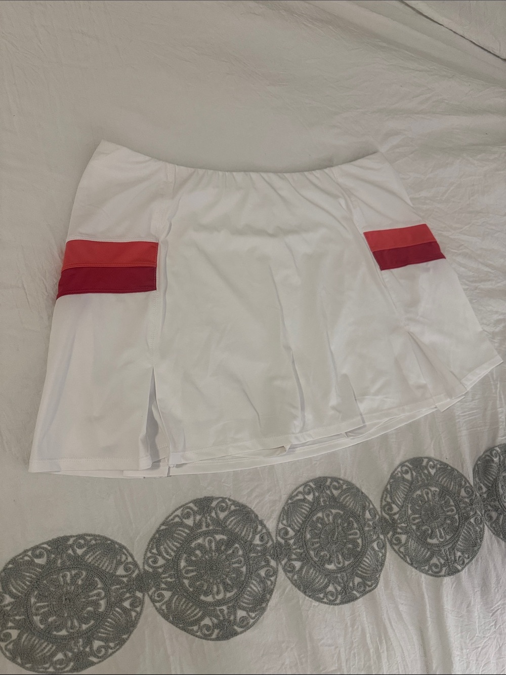 Tail White Athletic Skirt with Red Accent Stripes size L - Picture 2 of 8